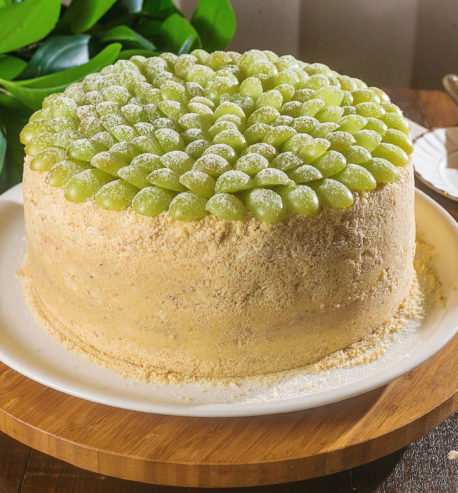 Bolo Ninho com Uvas Verdes